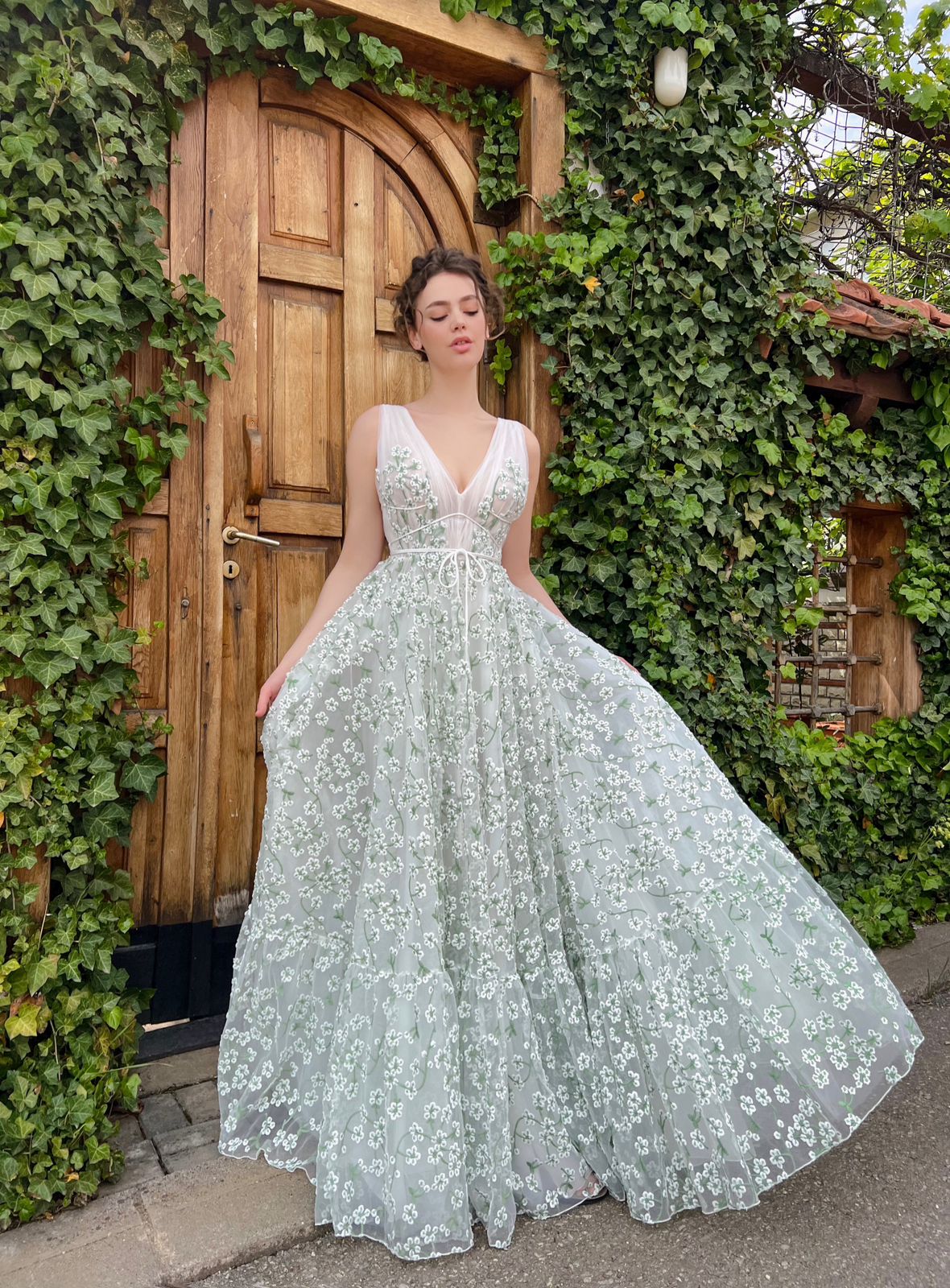 White A-Line dress with lace, no sleeves and v-neck