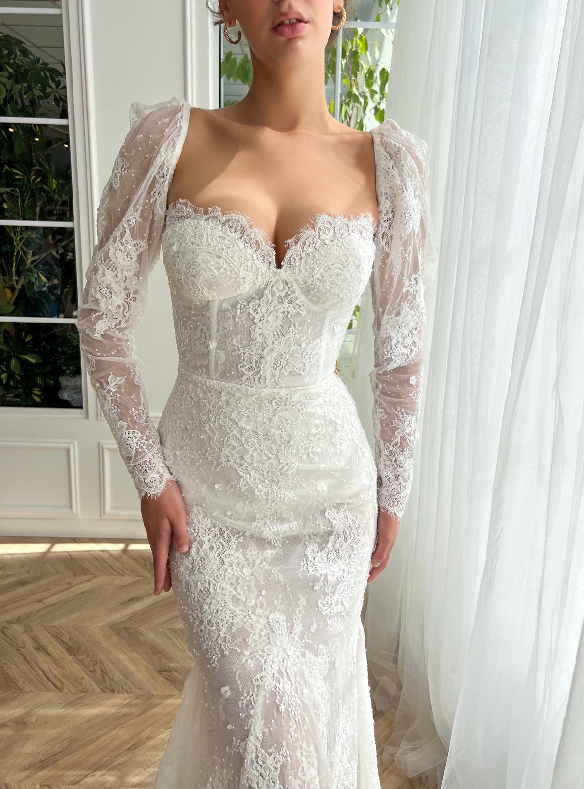Mermaid white bridal dress with long sleeves and embroidery