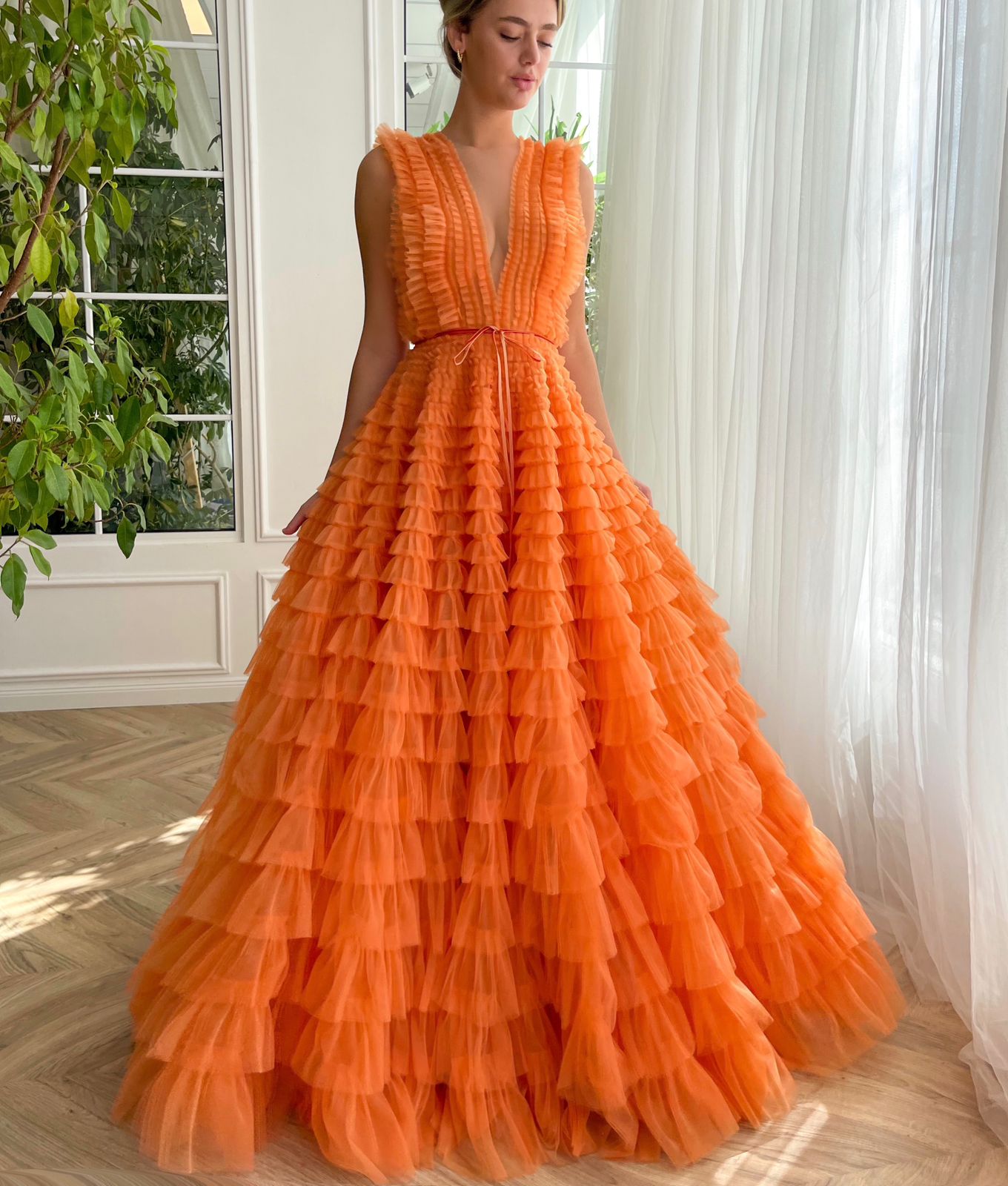 G1041, Onion Peach Ruffled Maternity Shoot Trail Gown, Size(All) – Style  Icon www.dressrent.in