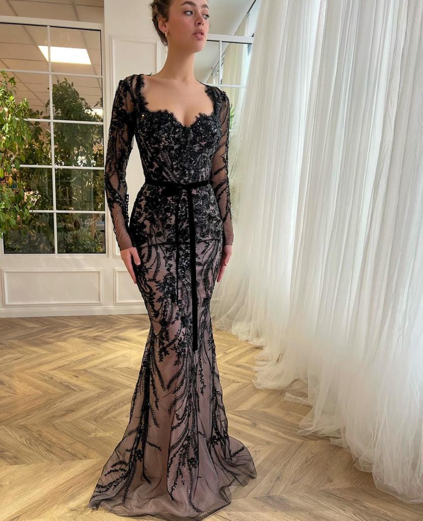 Black mermaid dress with long sleeves, embroidery and lace