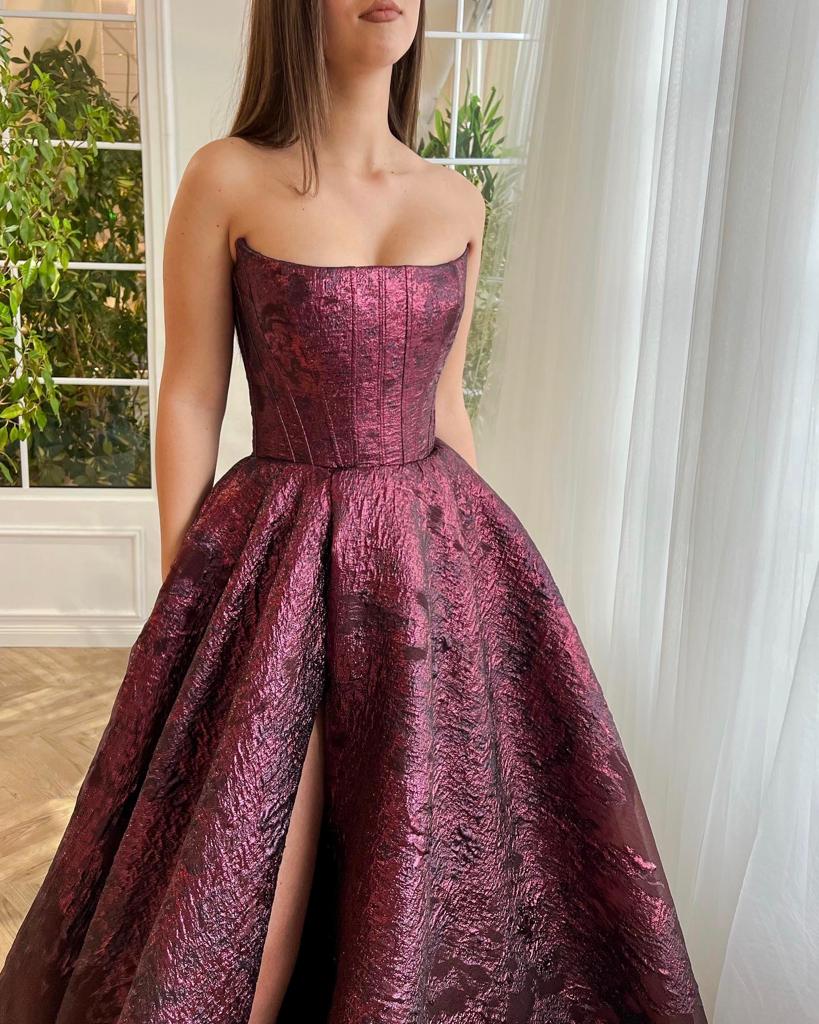 Purple A-Line dress with brocade fabric and no sleeves