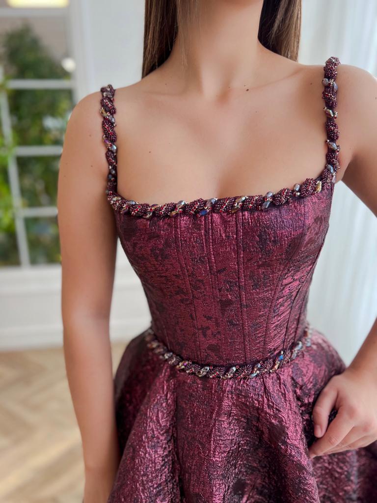 Purple A-Line dress with brocade fabric, spaghetti straps and embroidery