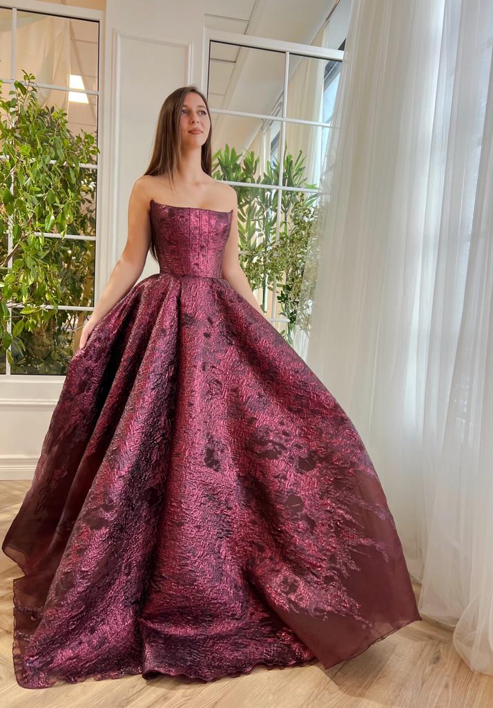 Purple A-Line dress with brocade fabric and no sleeves
