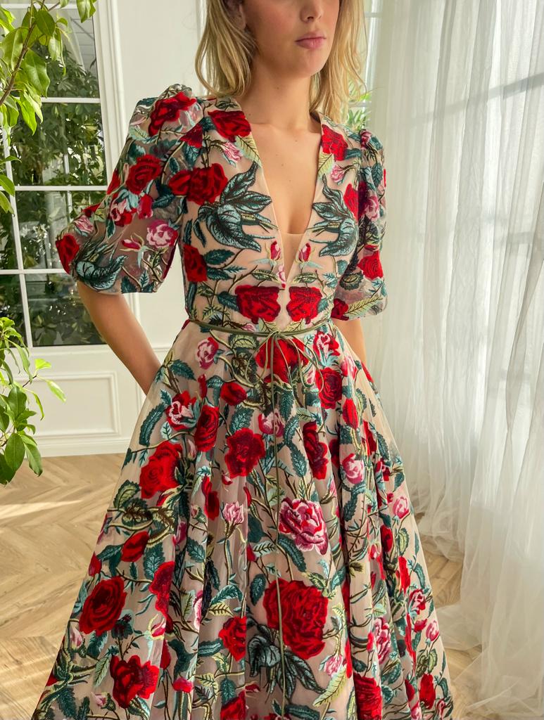 Colorful rose A-Line dress with v-neck, floral and short sleeves
