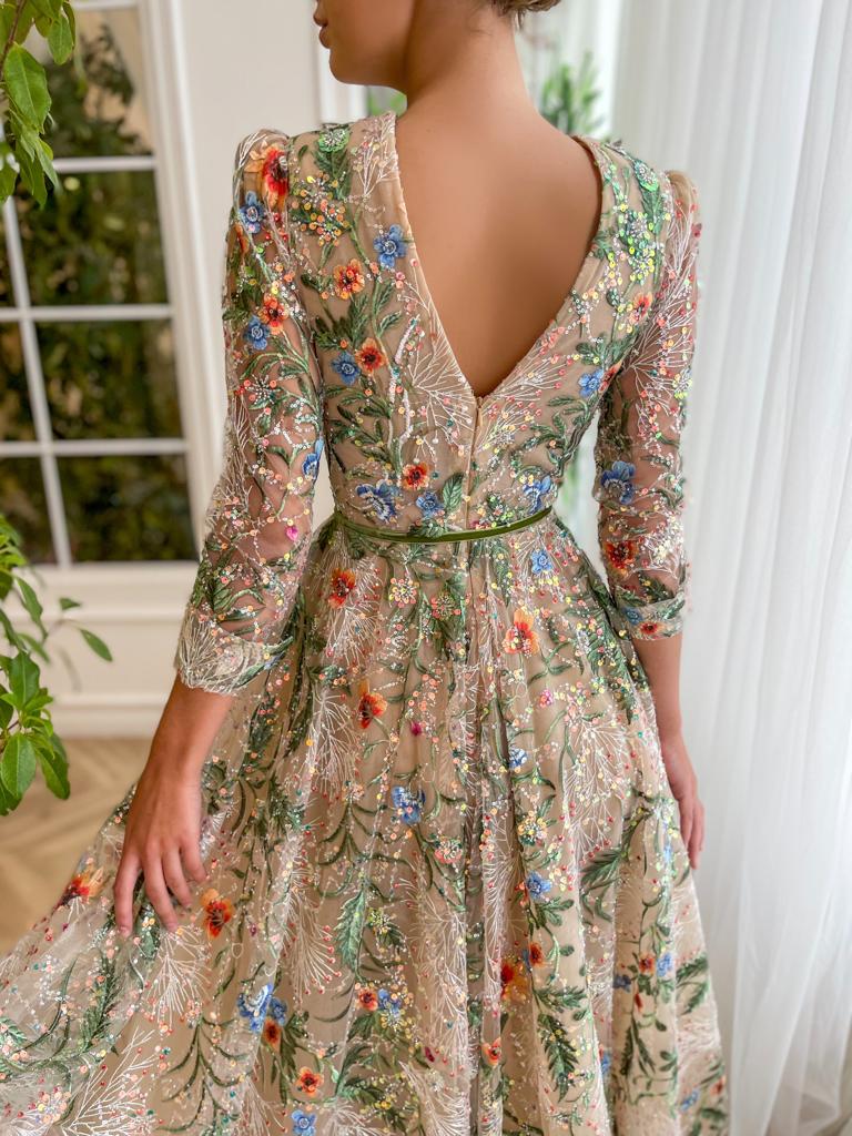 Colorful A-Line dress with long sleeves, v-neck and embroidery