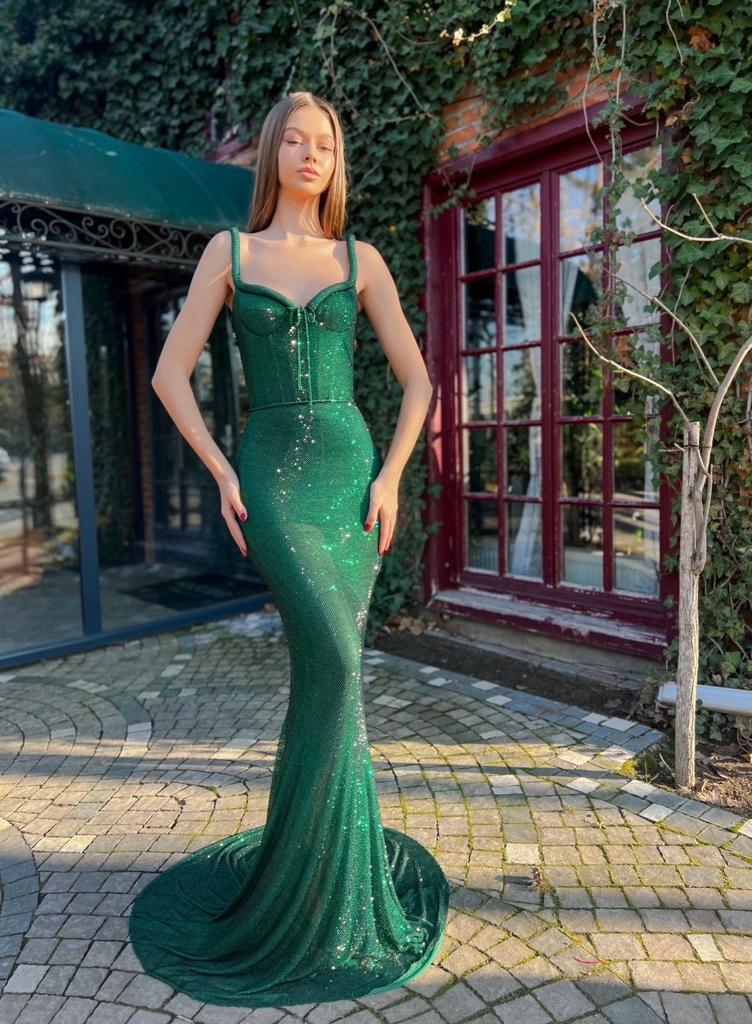 Green mermaid dress with sequins and straps