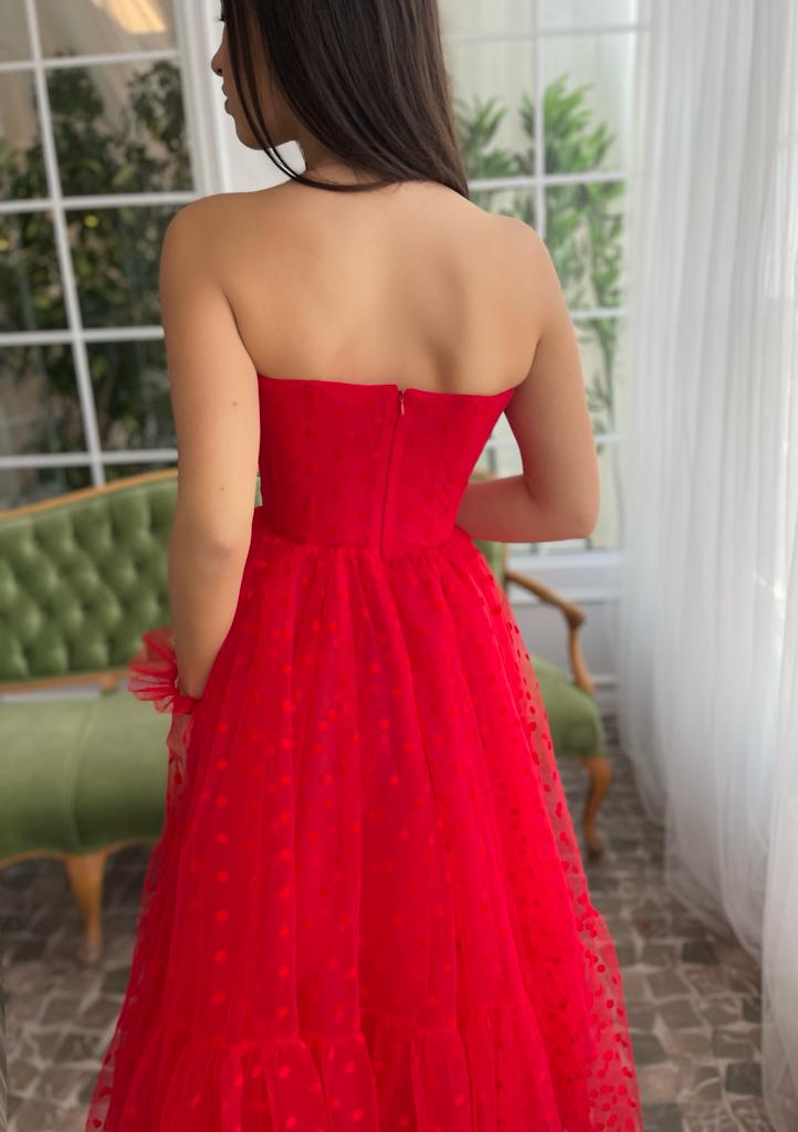 Red dotted midi dress with no sleeves and gloves