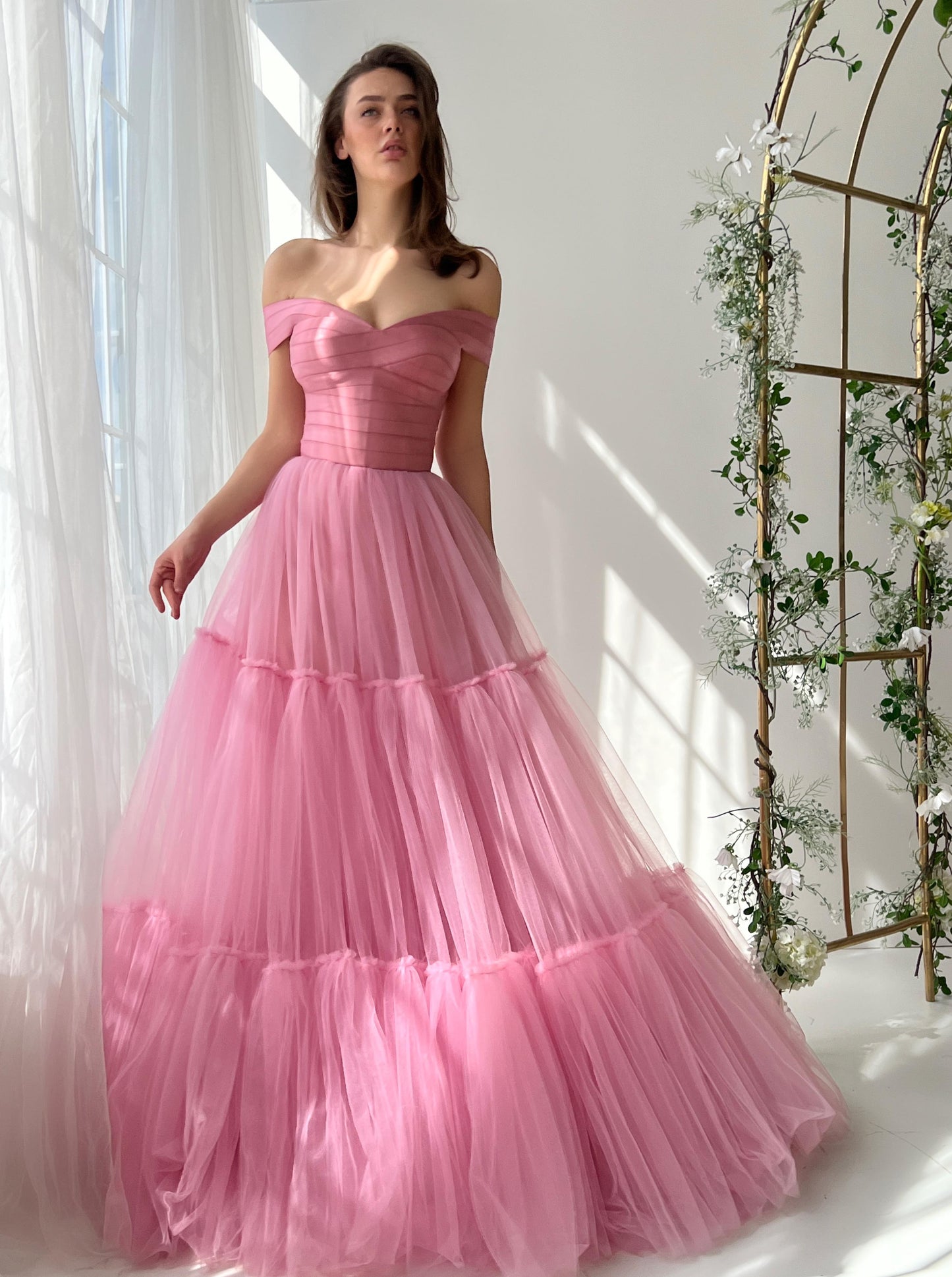 Pink A-Line dress with spaghetti straps and tulle skirt