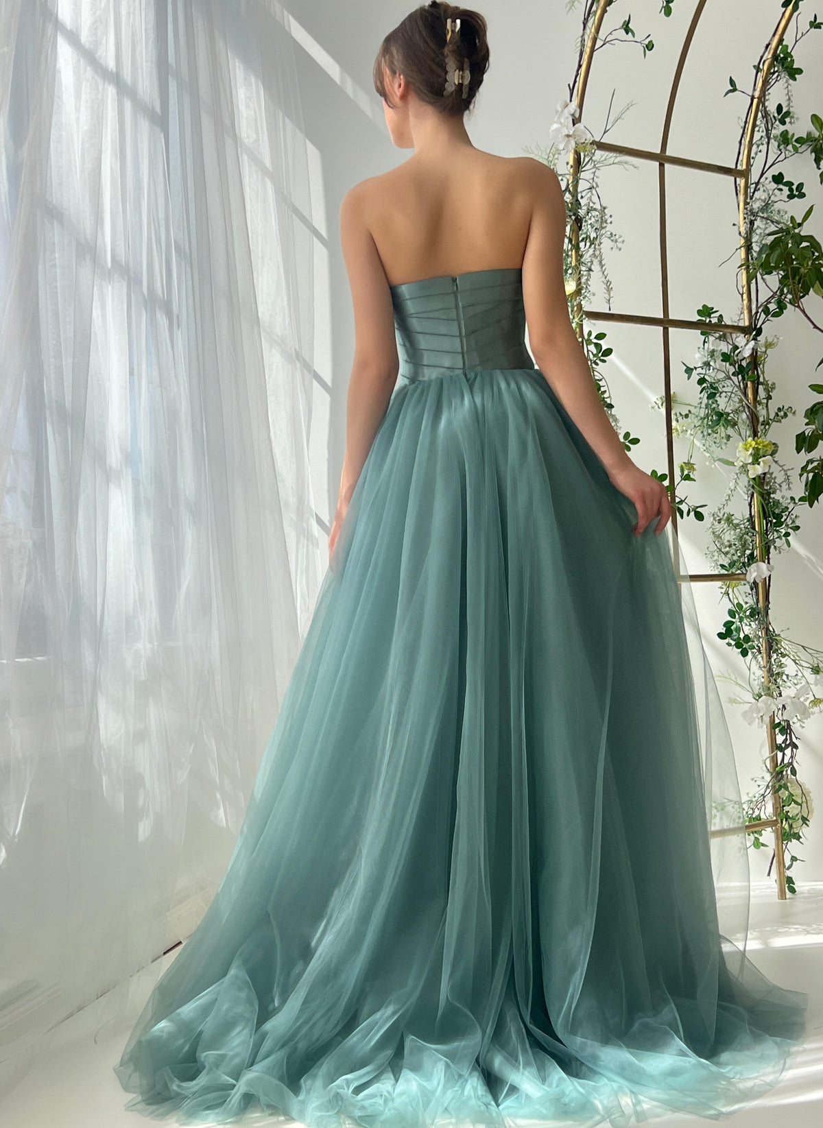 Turquoise A-Line tulle dress with spaghetti straps