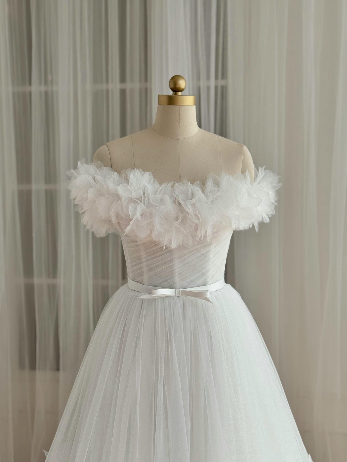 White Tulle midi dress with off shoulder sleeves and emroidery