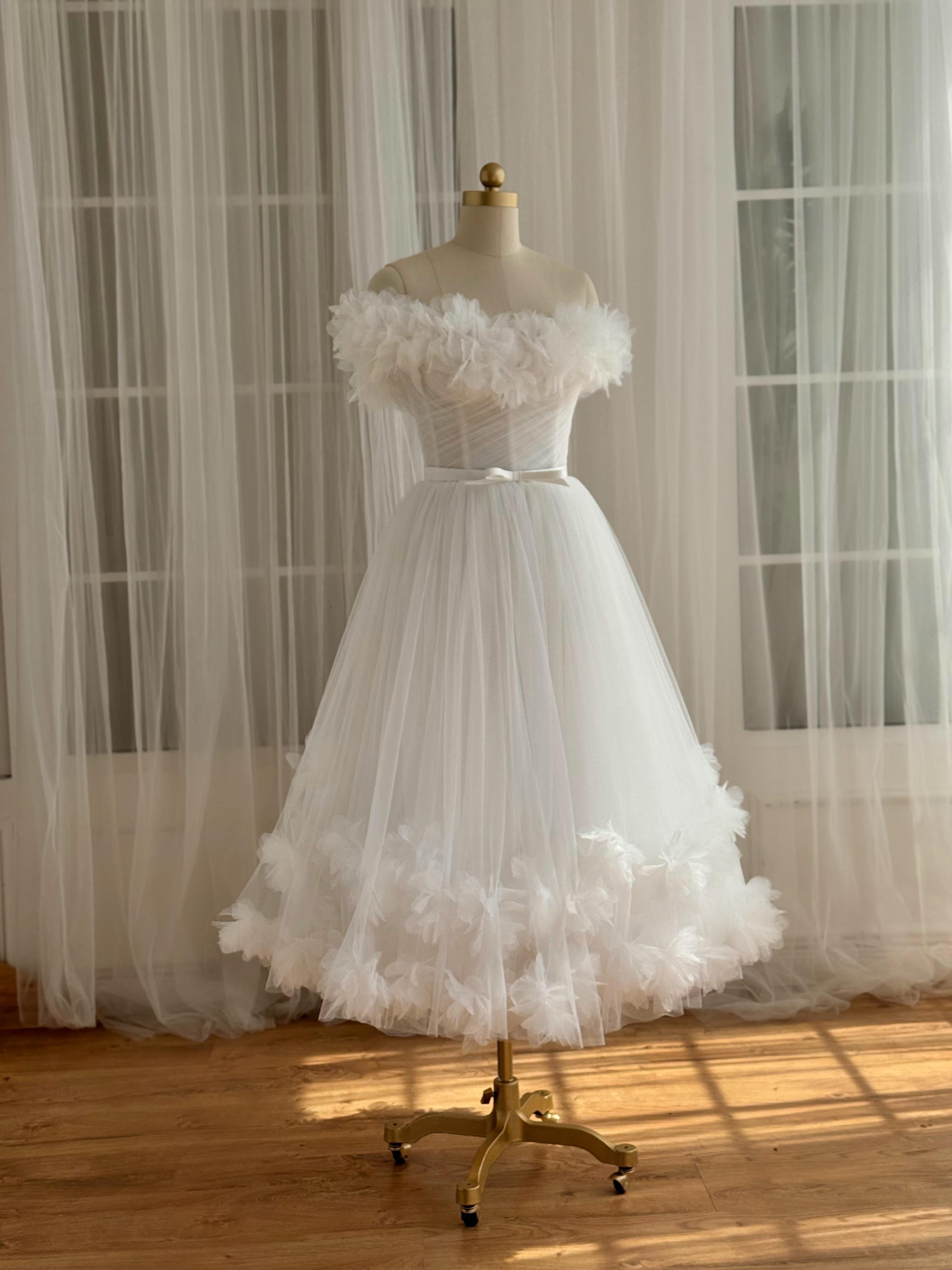 White Tulle midi dress with off shoulder sleeves and emroidery