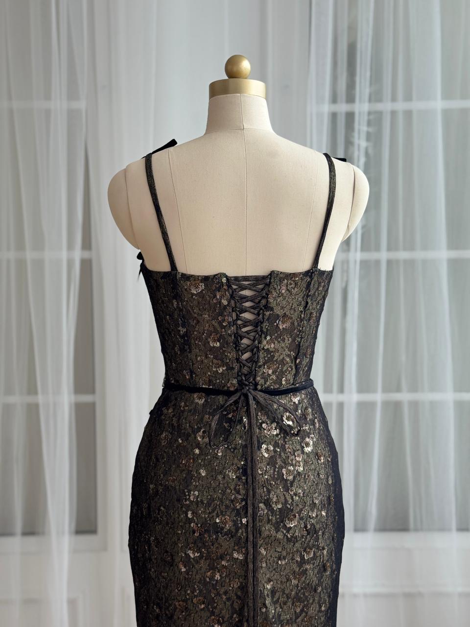 Black mermaid dress with embroidery, bows and spaghetti straps