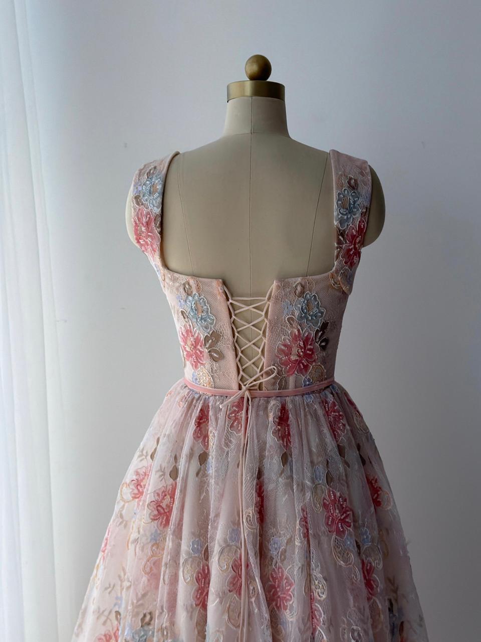 Pink midi dress with straps, lace and embroidery