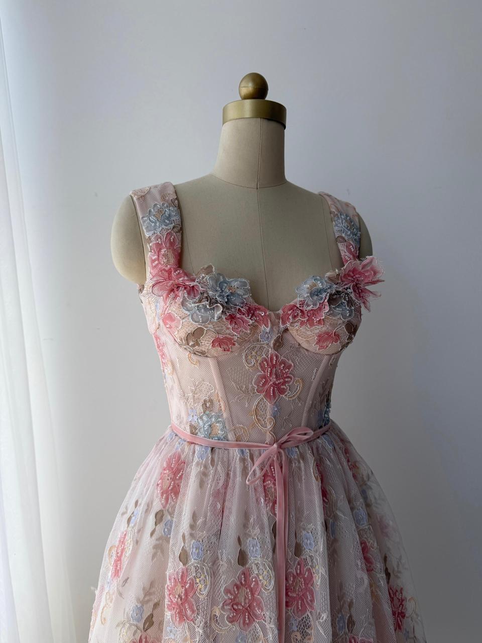 Pink midi dress with straps, lace and embroidery
