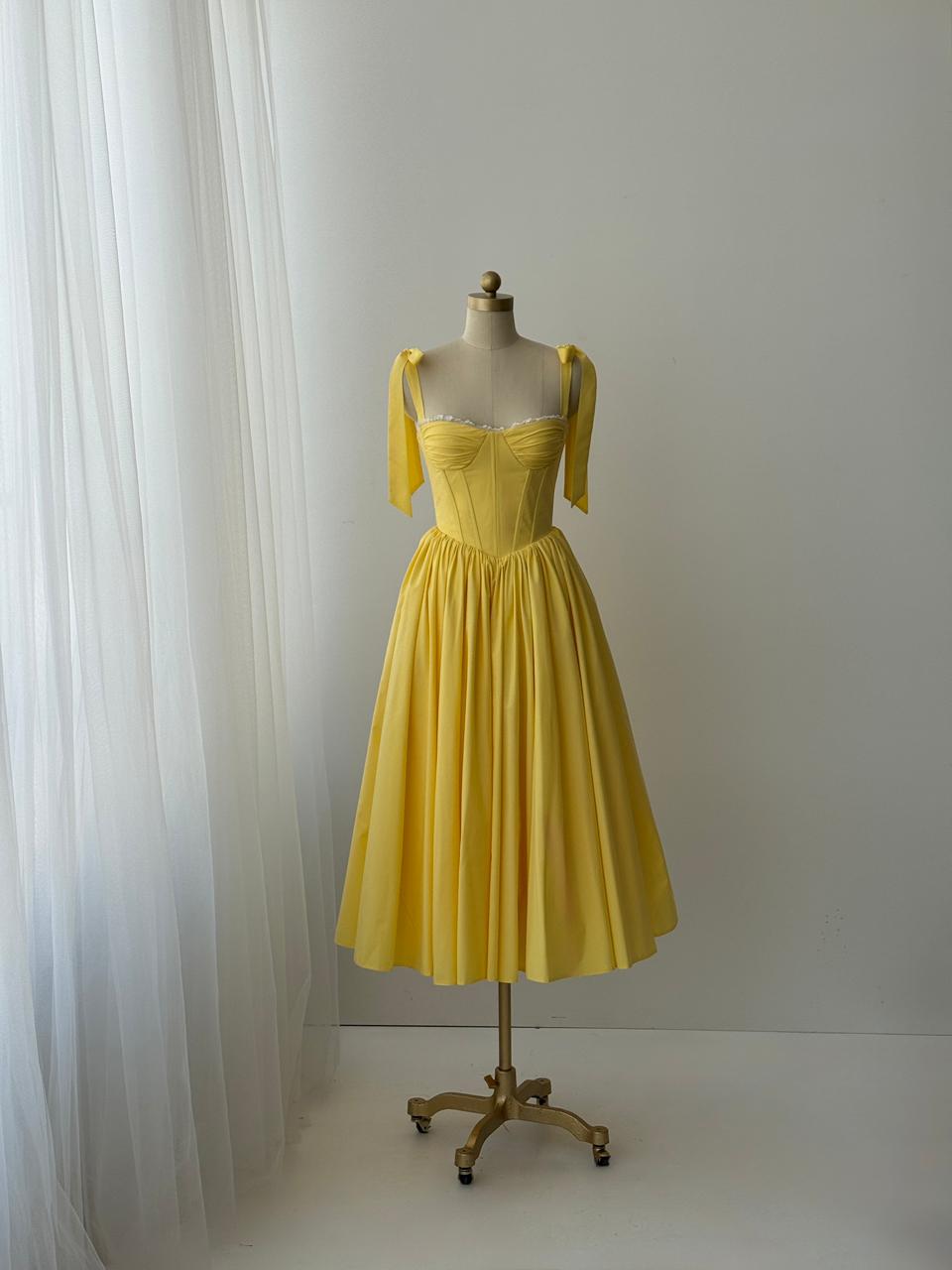 Bright Bows Gown– Teuta Matoshi