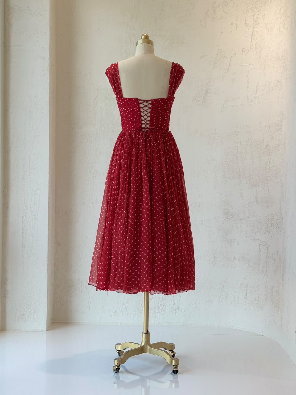 Red midi dress with straps and tulle dotted fabric