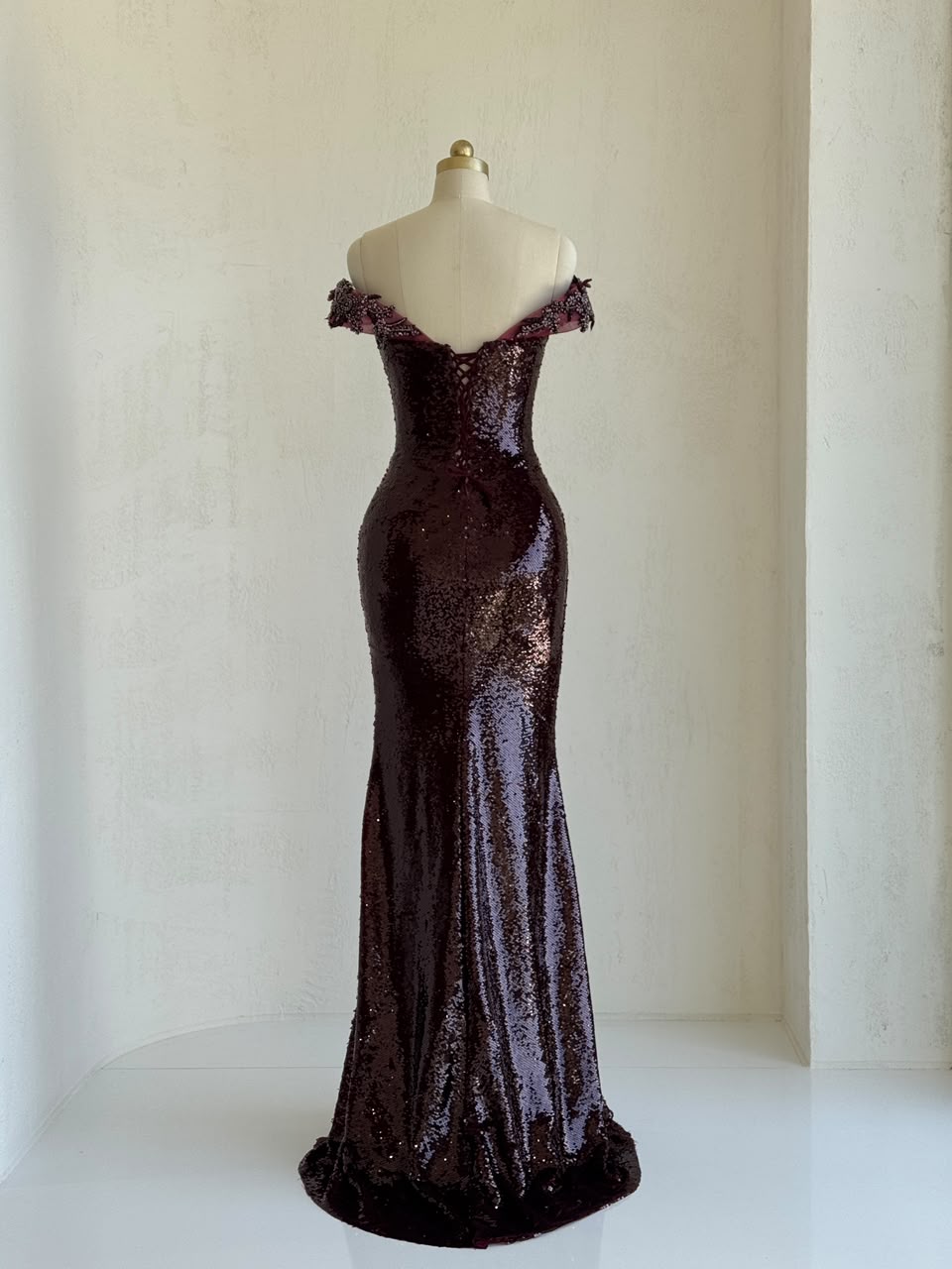 Red mermaid gown wth v-neck, embroidery, sequins and off the shoulder straps