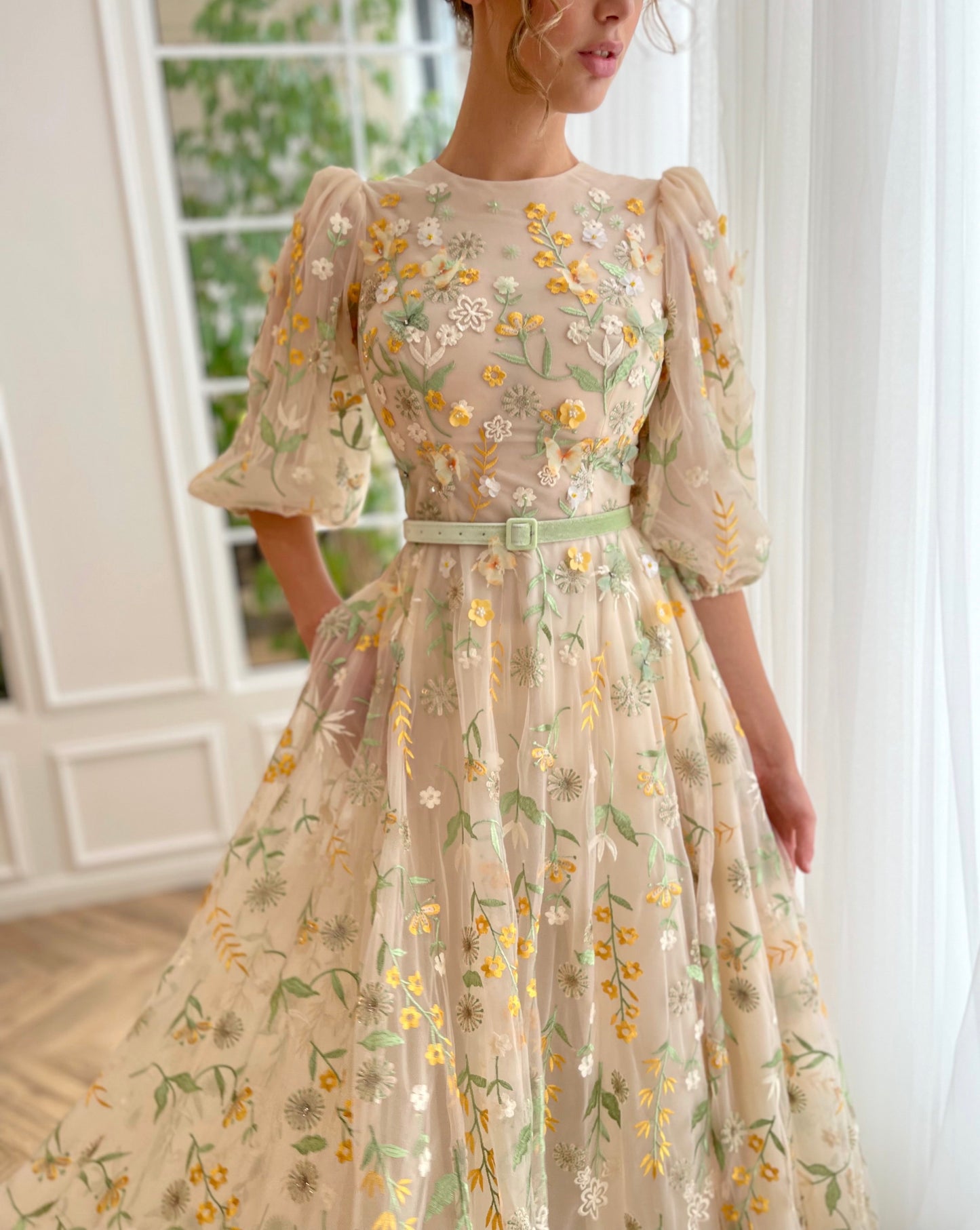 Beige A-Line dress with short sleeves, lace, flowers and belt