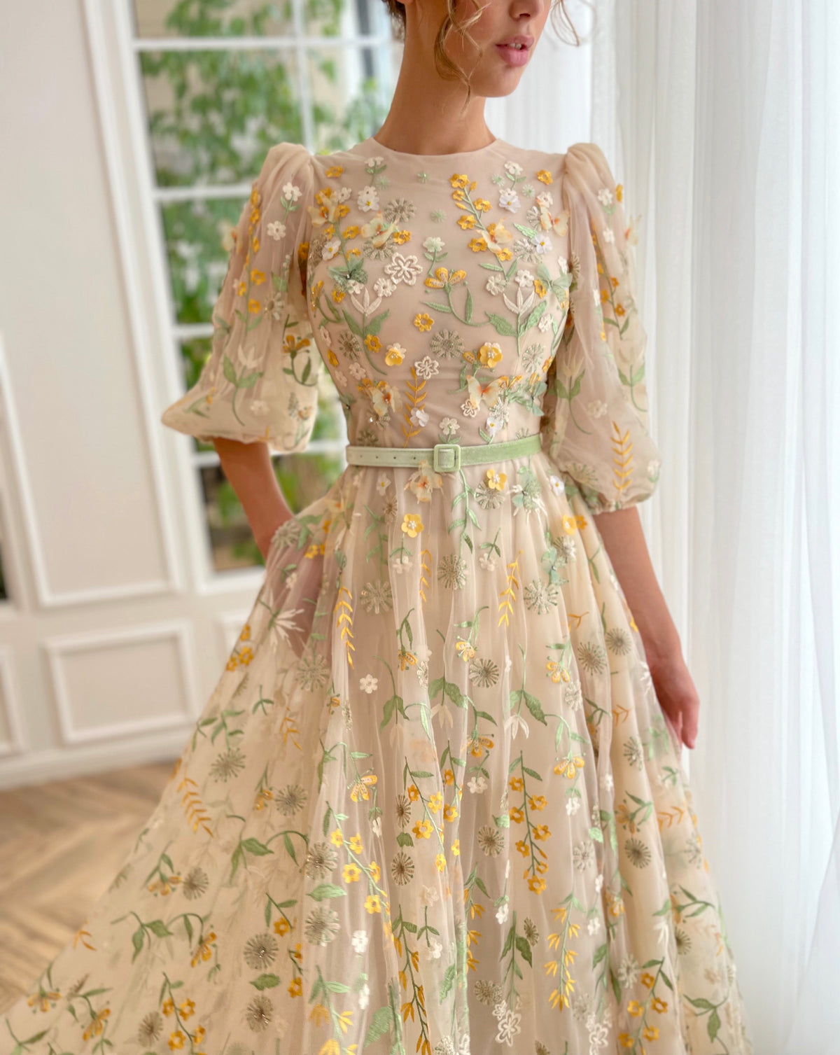 Beige A-Line dress with short sleeves, lace, flowers and belt
