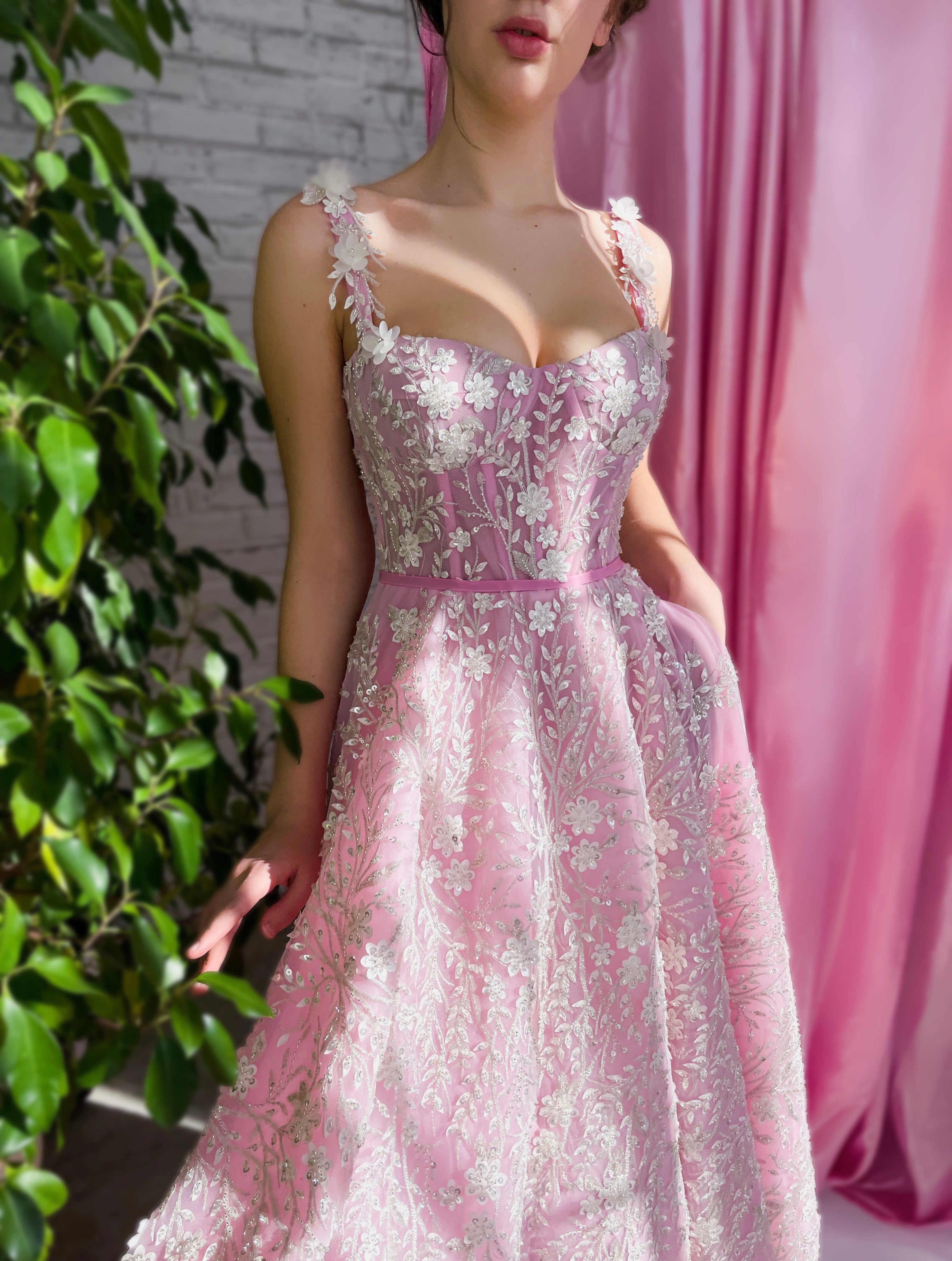 Pink midi dress with spaghetti straps, embroidery and lace