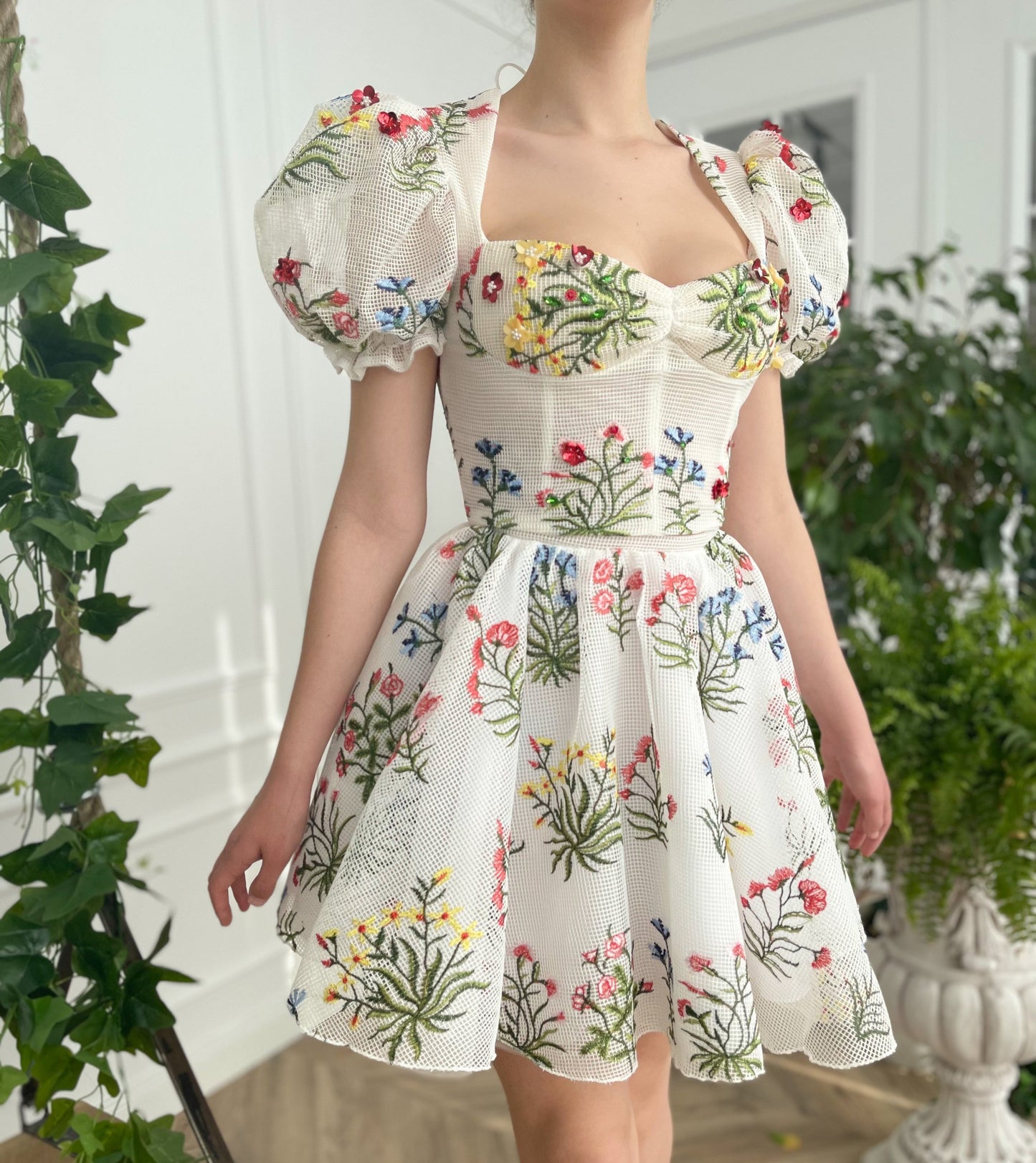 White two piece dress with embroidery and short sleeves