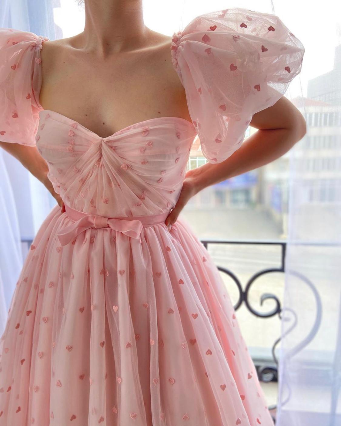 Pink A-Line dress with short sleeves and hearty fabric