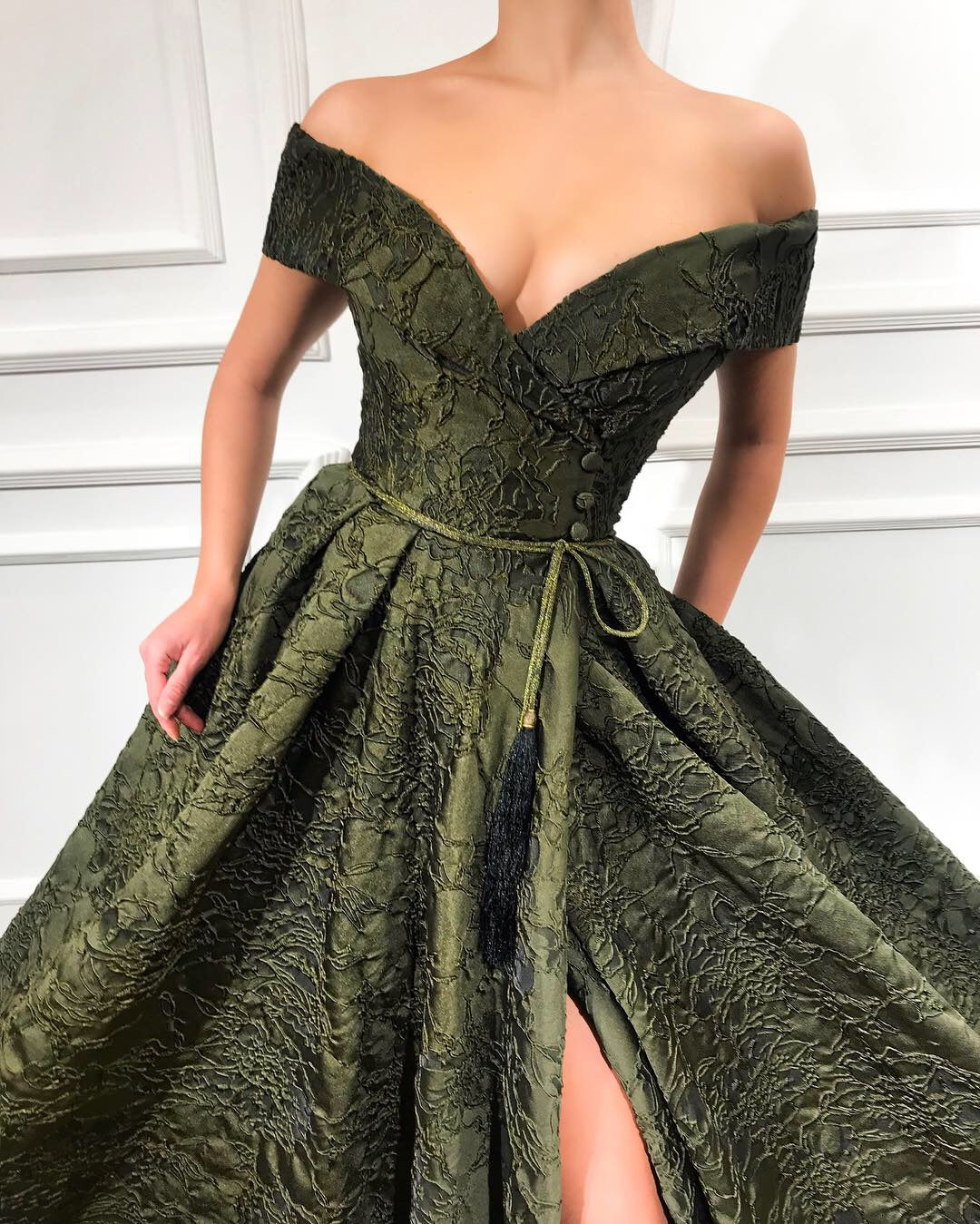Green A-Line dress with off the shoulder sleeves