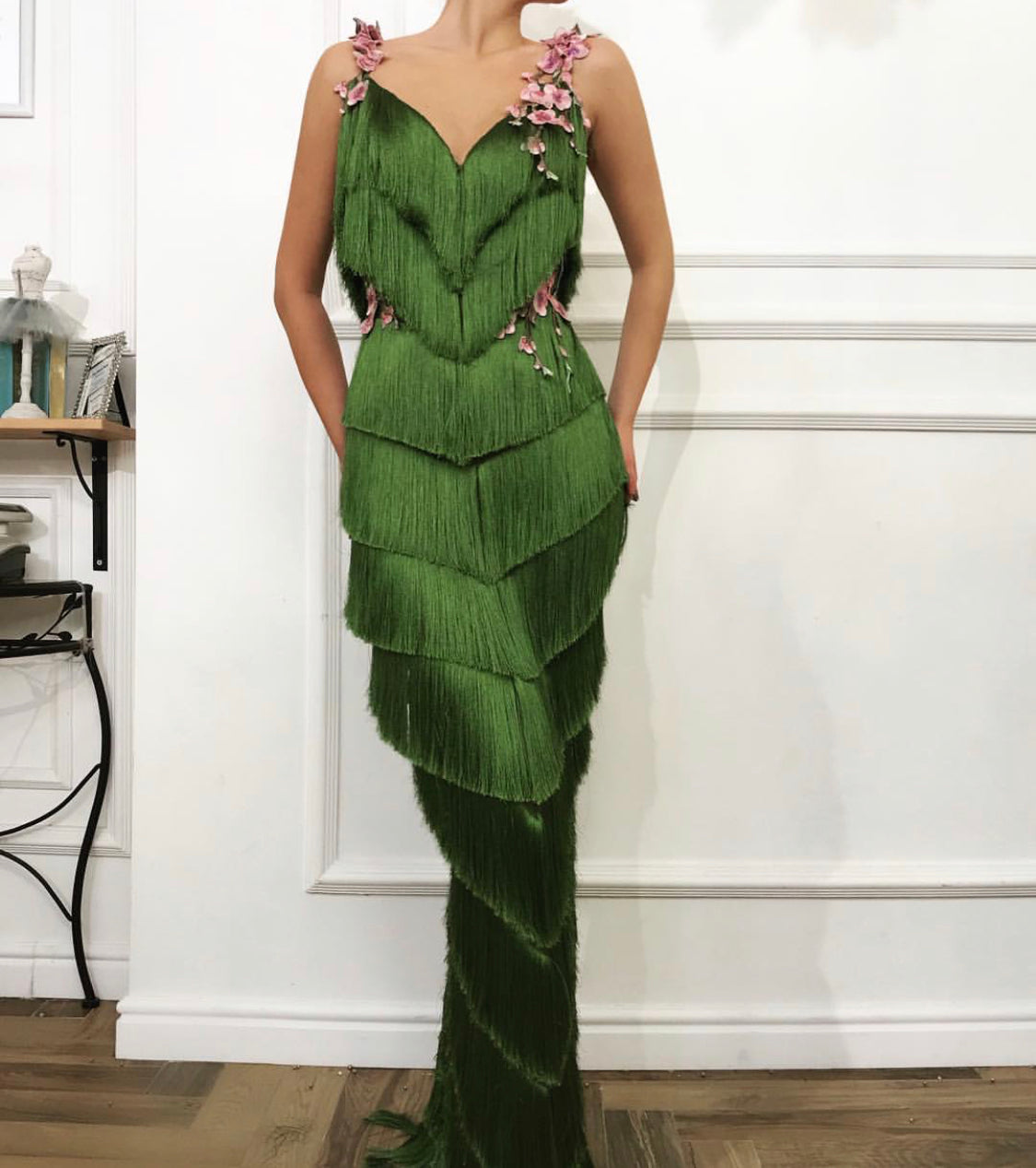 Green mermaid fringe dress with spaghetti straps, embroidery and v-neck