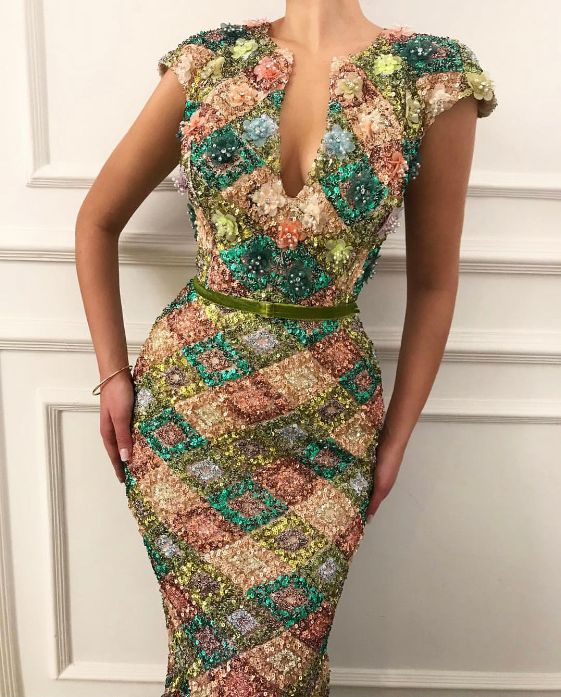 Colorful mermaid dress with belt and no sleeves