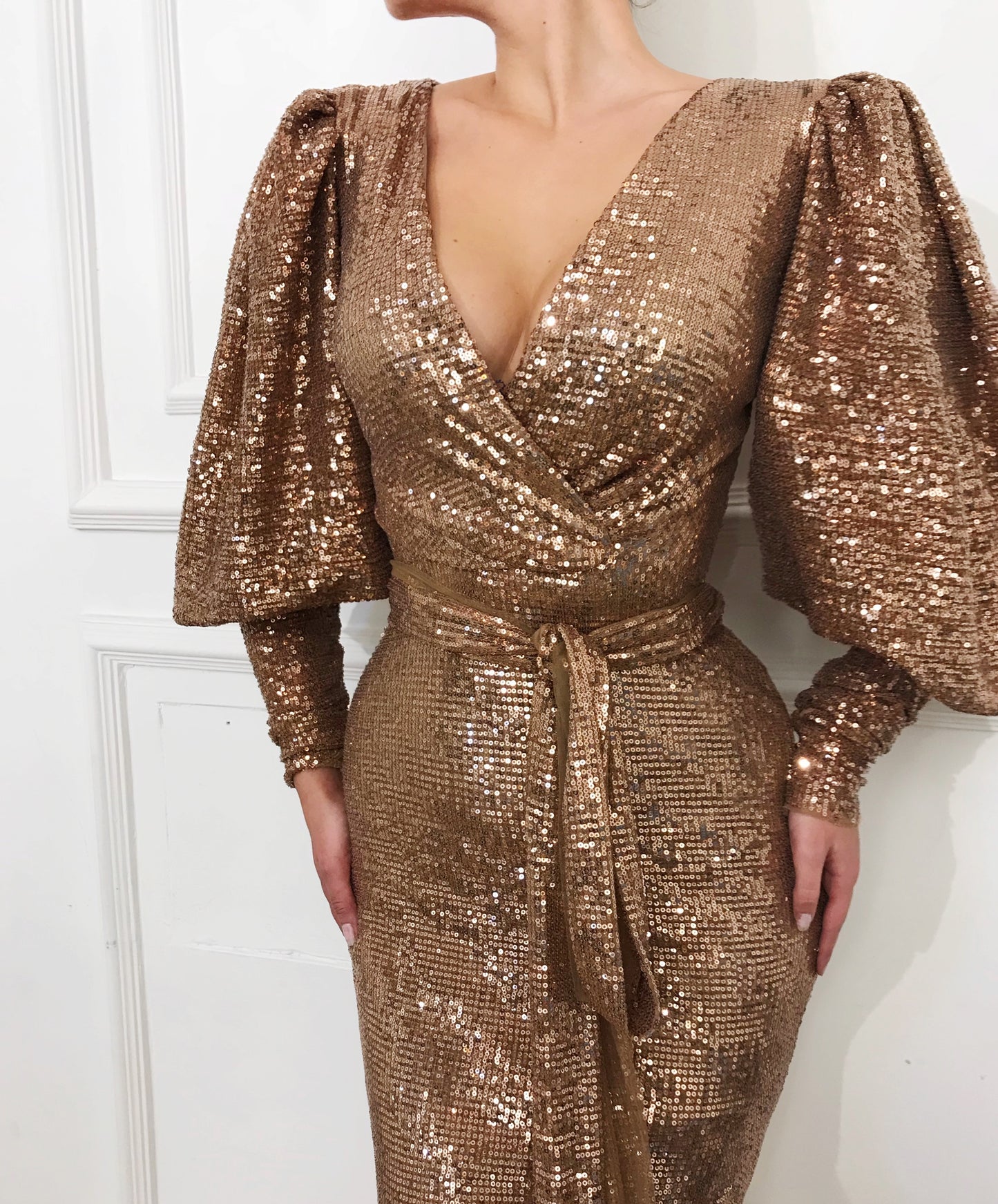 Brown mermaid dress with long sleeves and sequins