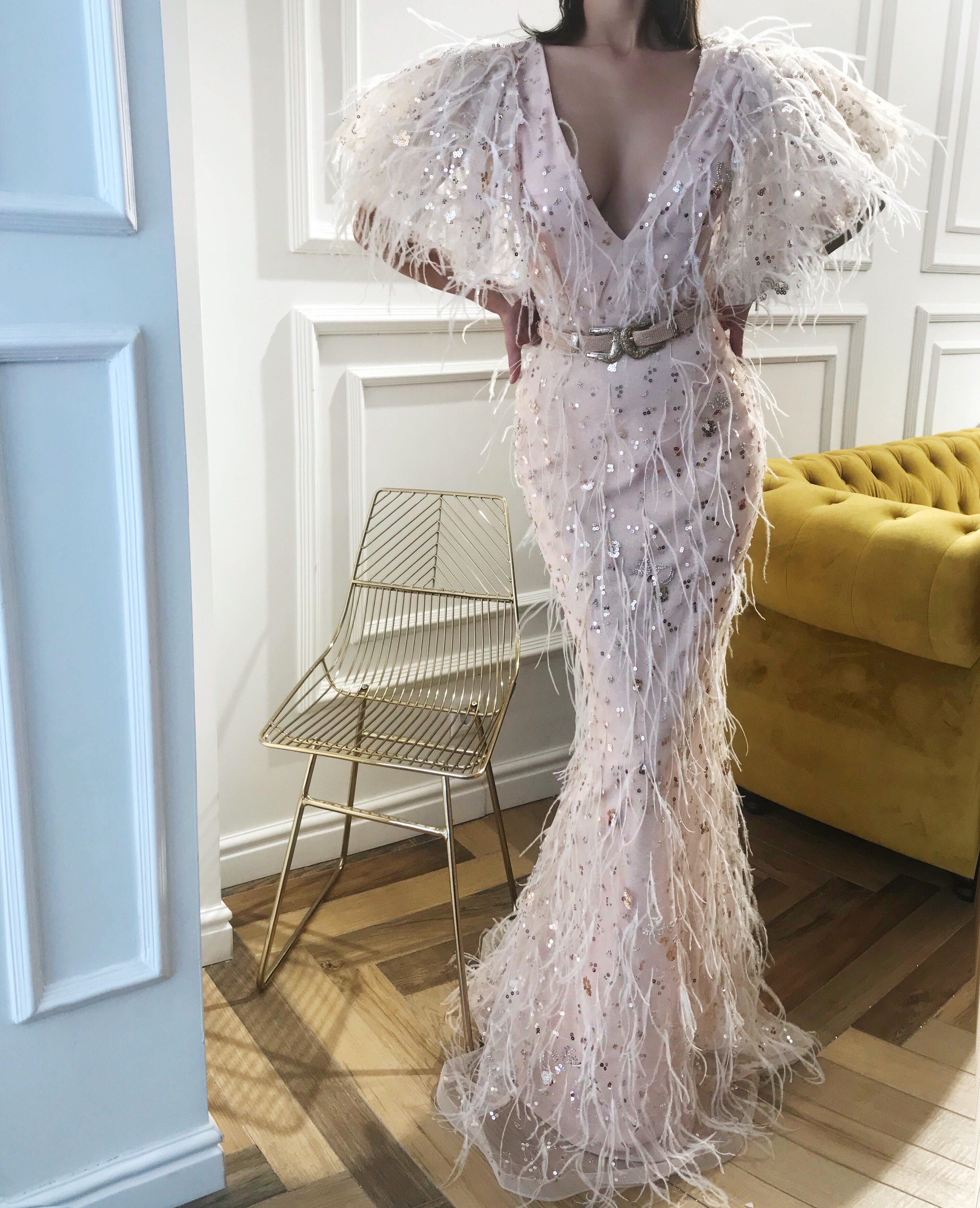 Pink mermaid dress with short sleeves, sequins and v-neck