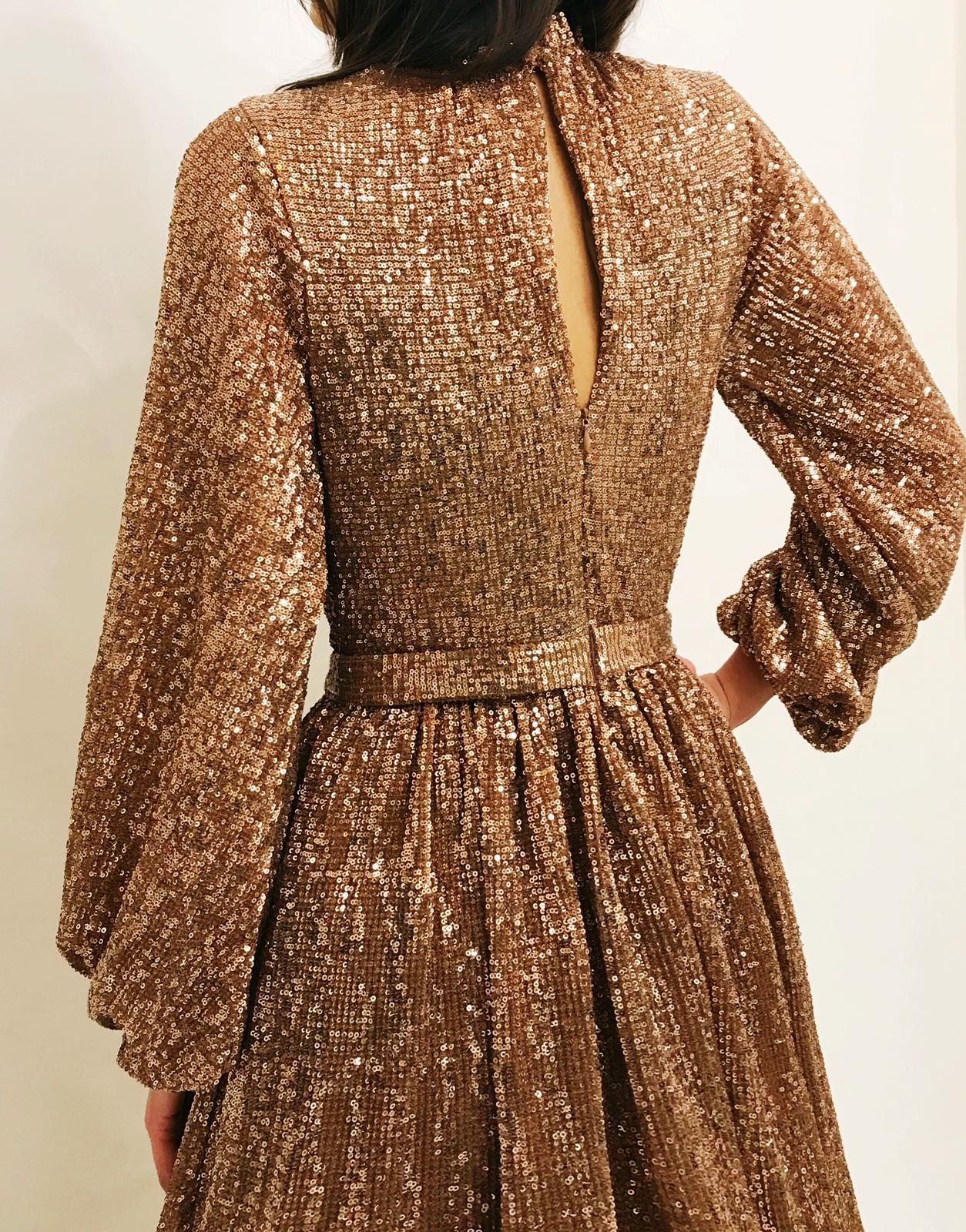 Brown sheath dress with long sleeves and sequins