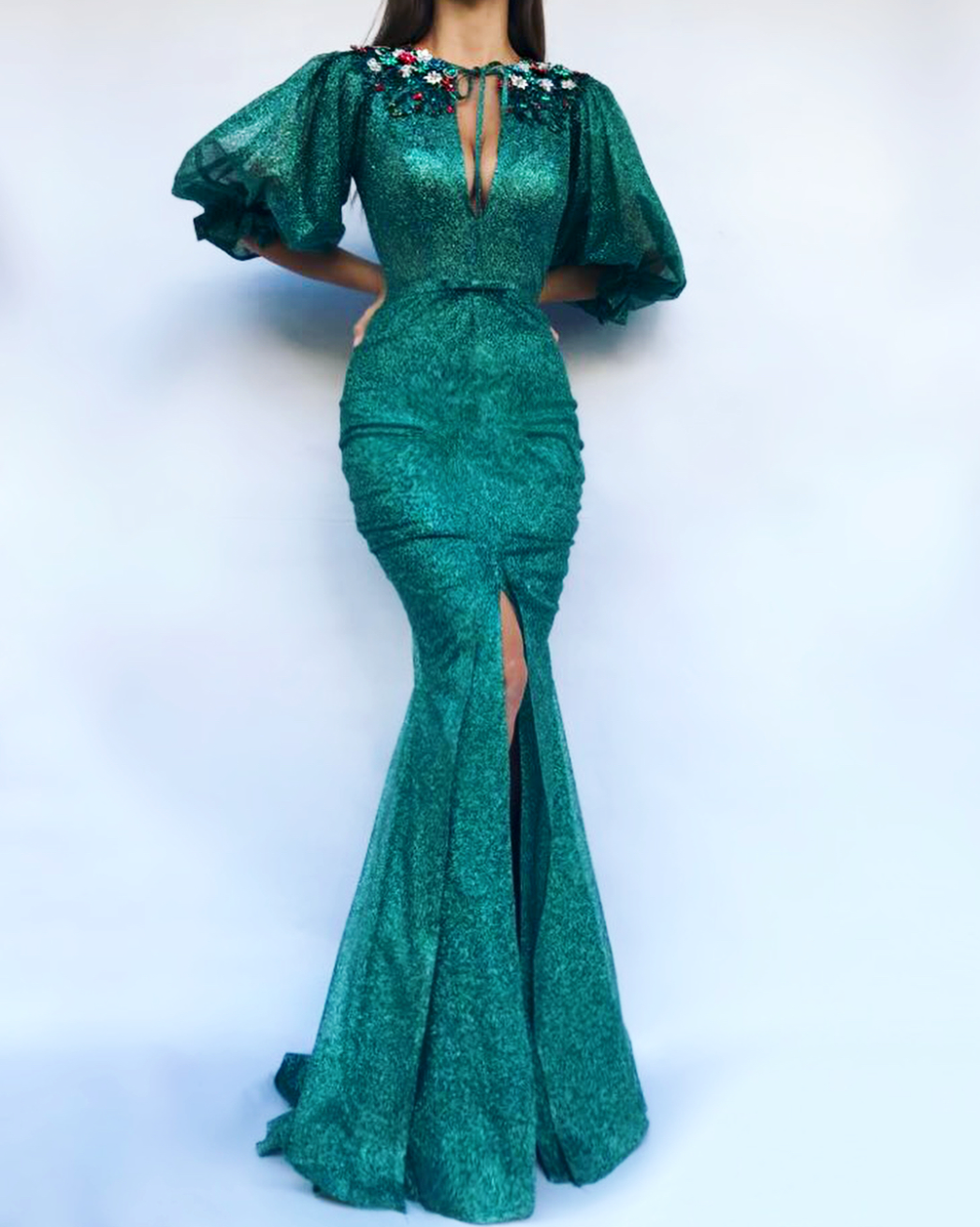 Green mermaid dress with embroidery and short sleeves