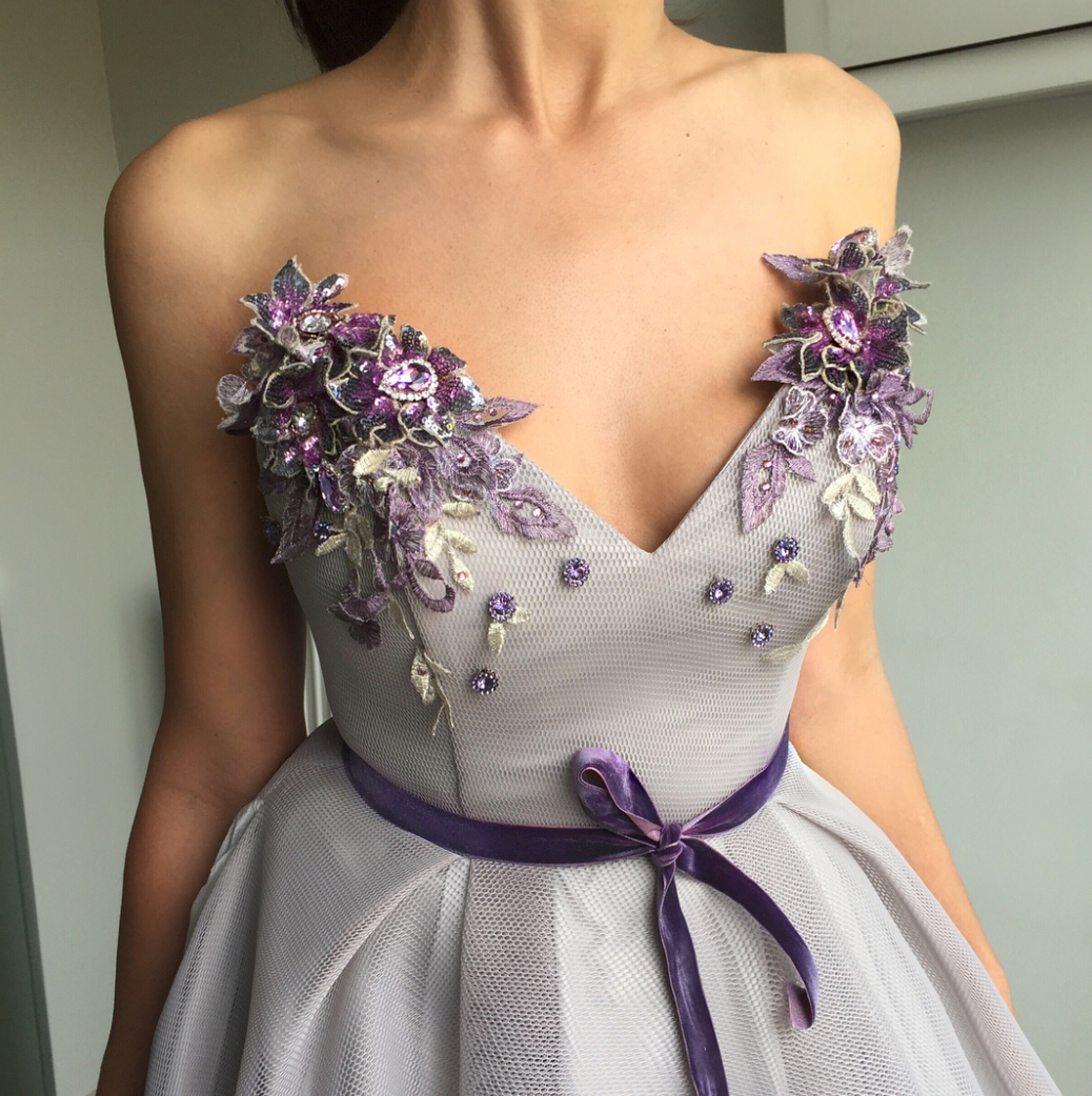 Grey A-Line dress with no sleeves and embroidery