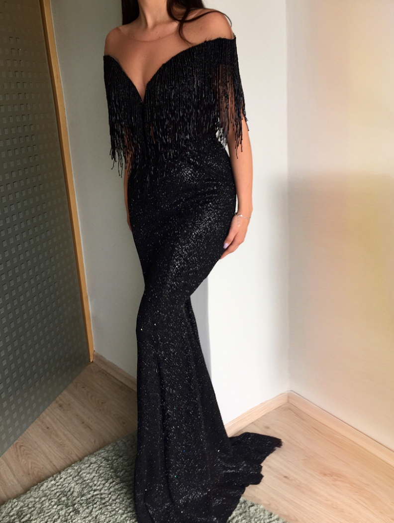 Black mermaid dress with off the shoulder sleeves