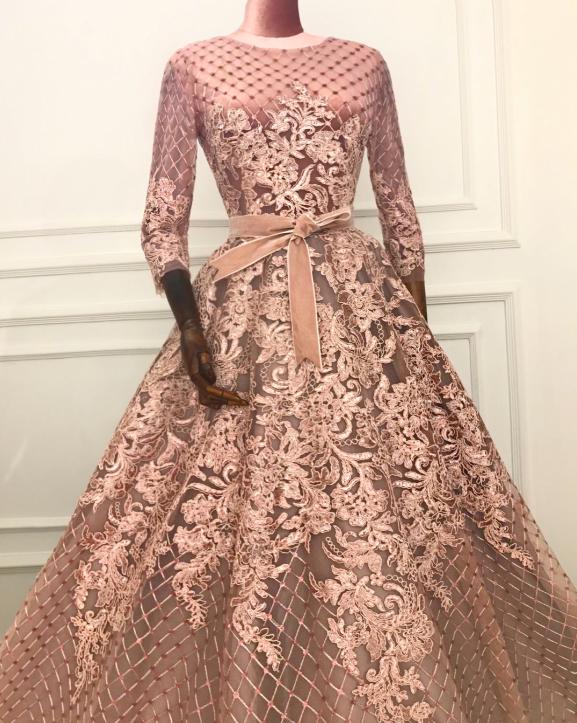 Pink A-Line dress with long sleeves, embroidery and lace