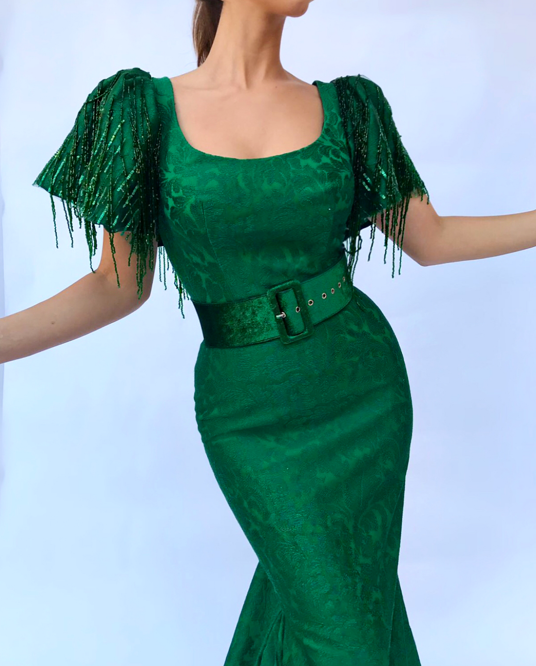 Green mermaid dress with short sleeves and belt