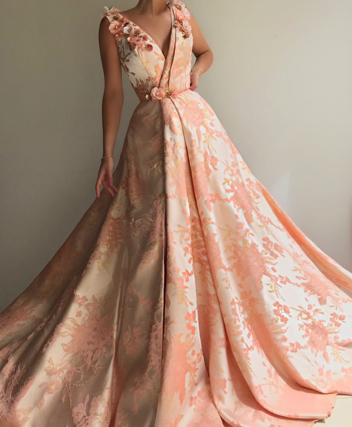 Pink A-Line dress with no sleeves, v-neck and embroidery
