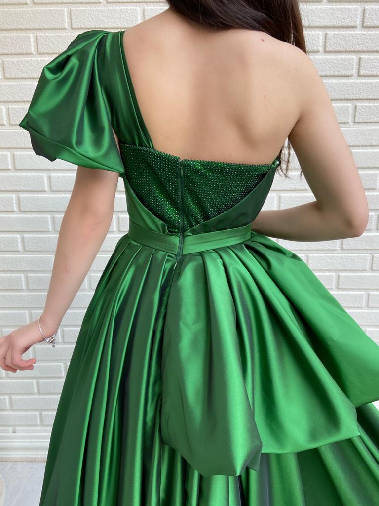 Green overskirt dress with one shoulder sleeve