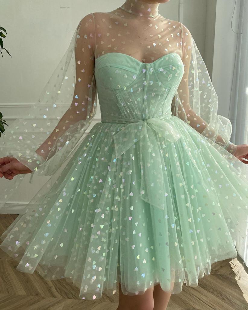 Green mini dress with long sleeves and hearty fabric