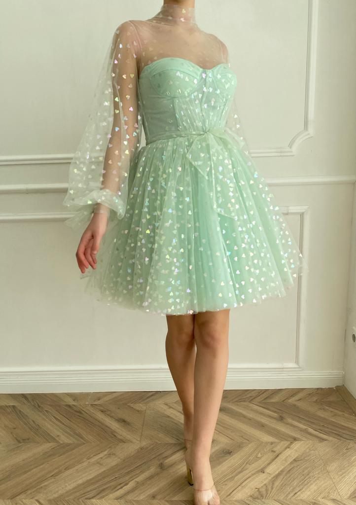 Green mini dress with long sleeves and hearty fabric