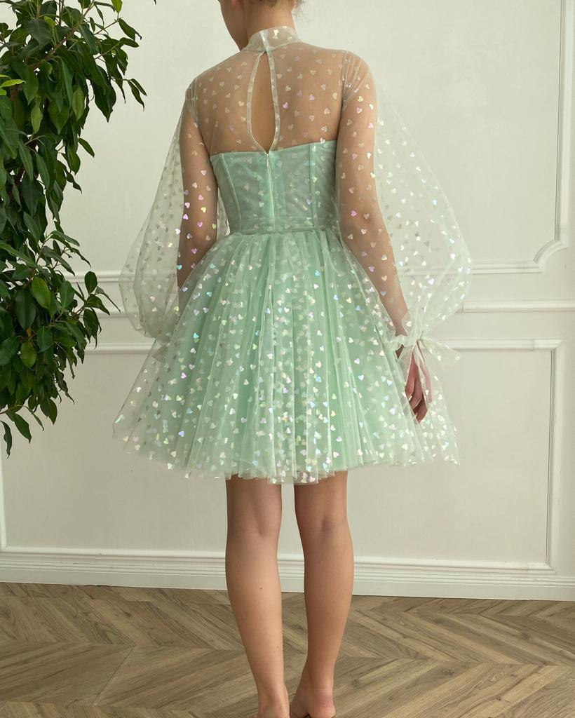 Green mini dress with long sleeves and hearty fabric