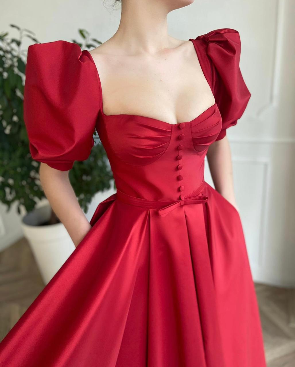 Red midi dress with short sleeves