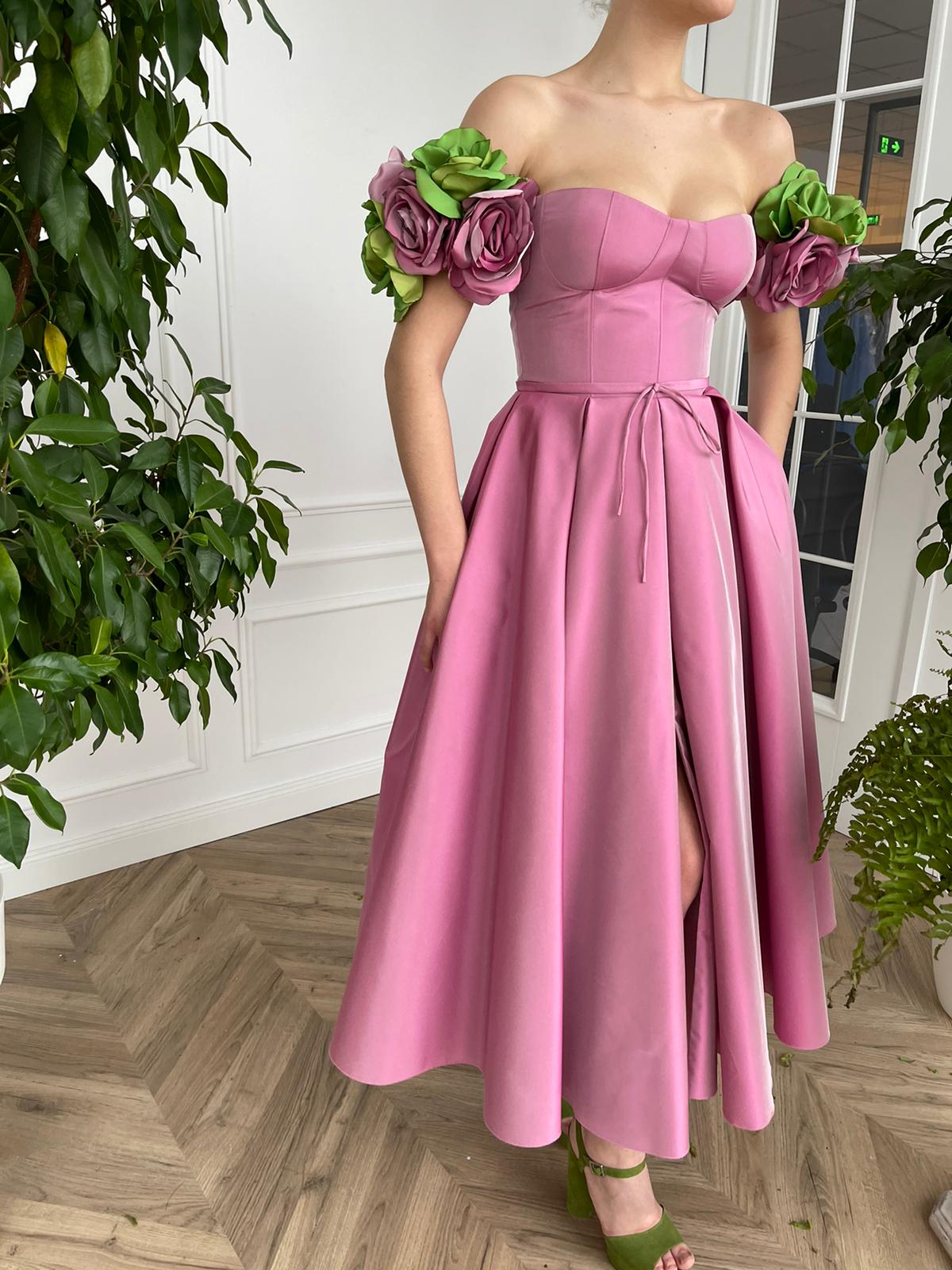 Pink midi dress with off the shoulder sleeves and embroidery