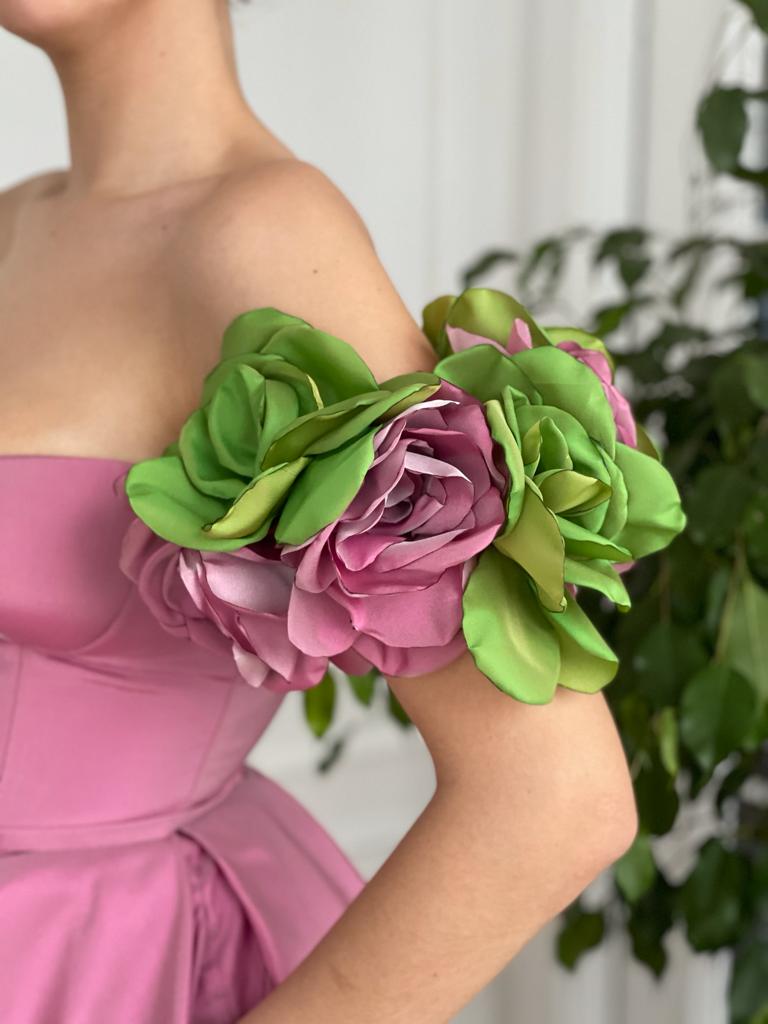 Pink midi dress with off the shoulder sleeves and embroidery