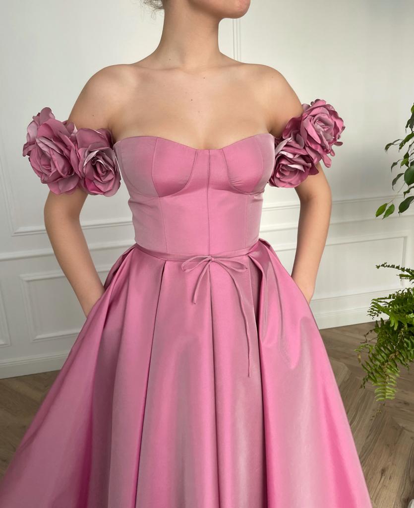 Pink midi dress with off the shoulder sleeves and embroidery
