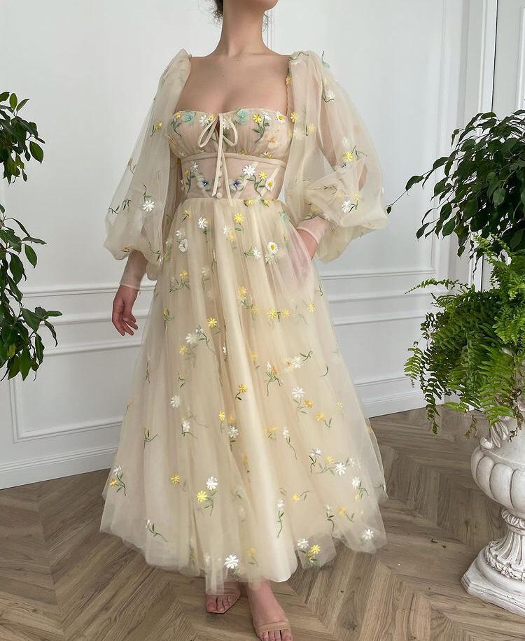 Beige midi dress with long sleeves and flowers