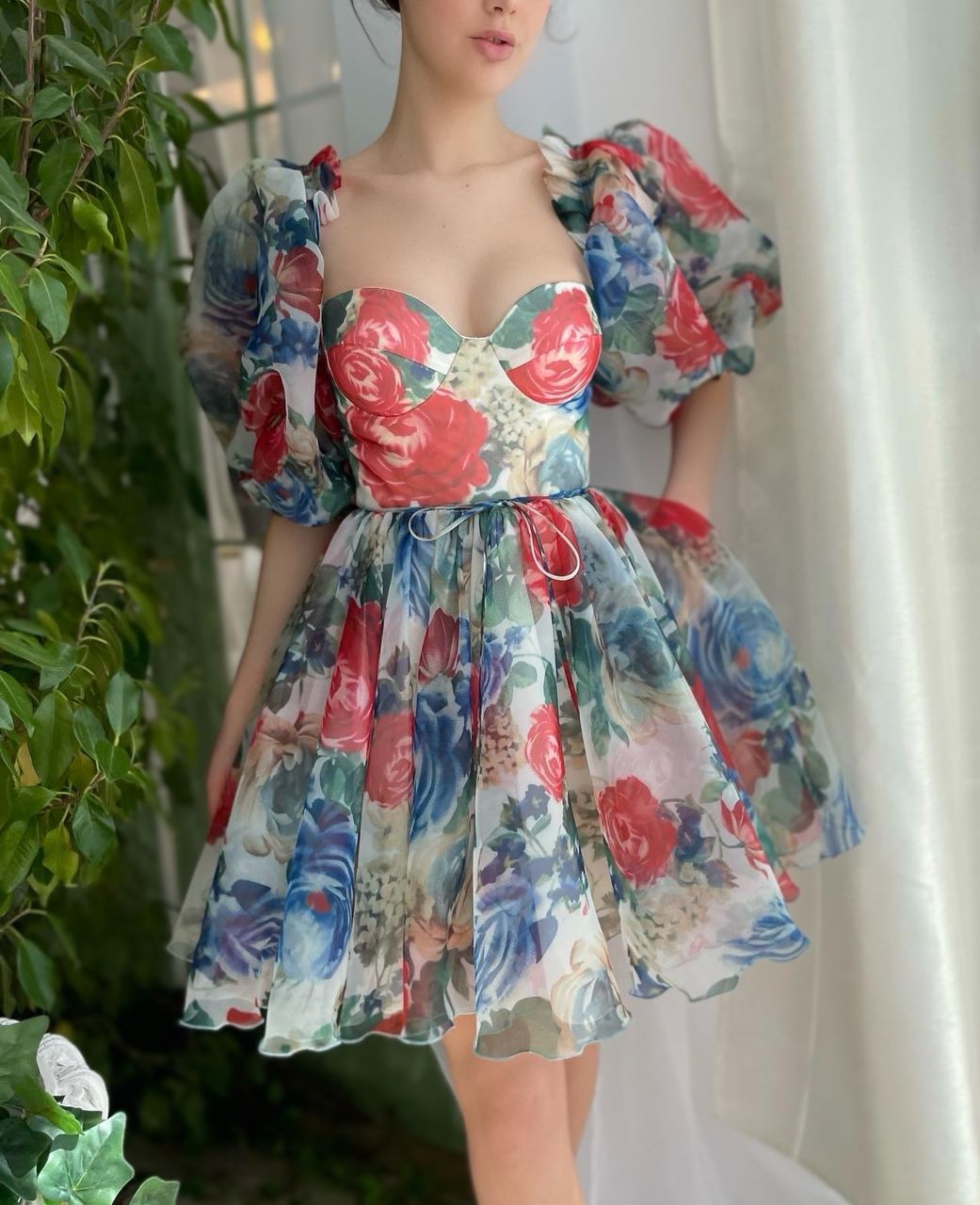 Blue and red mini dress with short sleeves and printed flowers