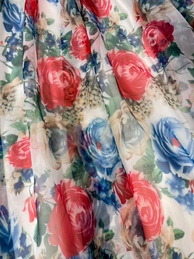 Blue and red mini dress with short sleeves and printed flowers