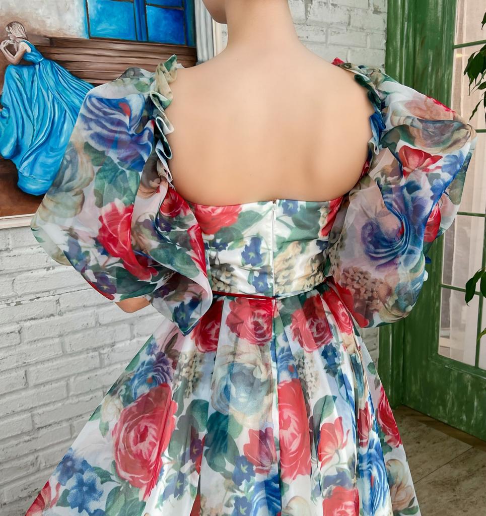 Blue and red mini dress with short sleeves and printed flowers